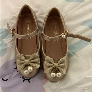 Elegant Gold Kids Dress Shoes with Bow and Pearls